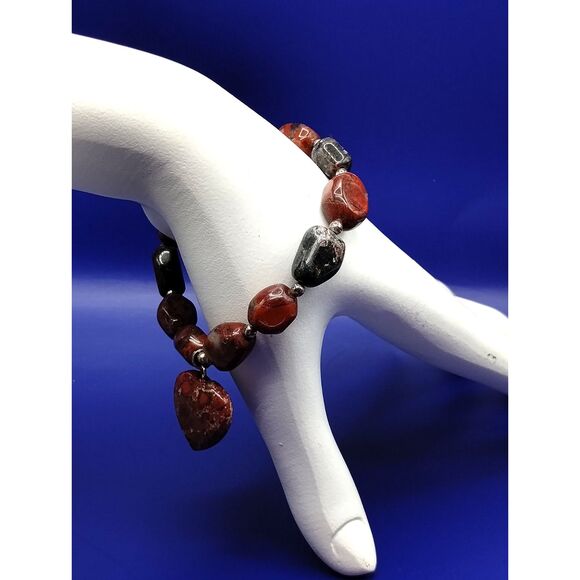 Red Brecciated Jasper Square Bracelet with a heart shaped charm - Picture 3 of 4